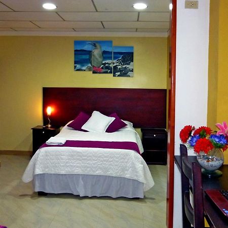 Hospedaje Brisas Del Pacifico Puerto Ayora  Esterno foto