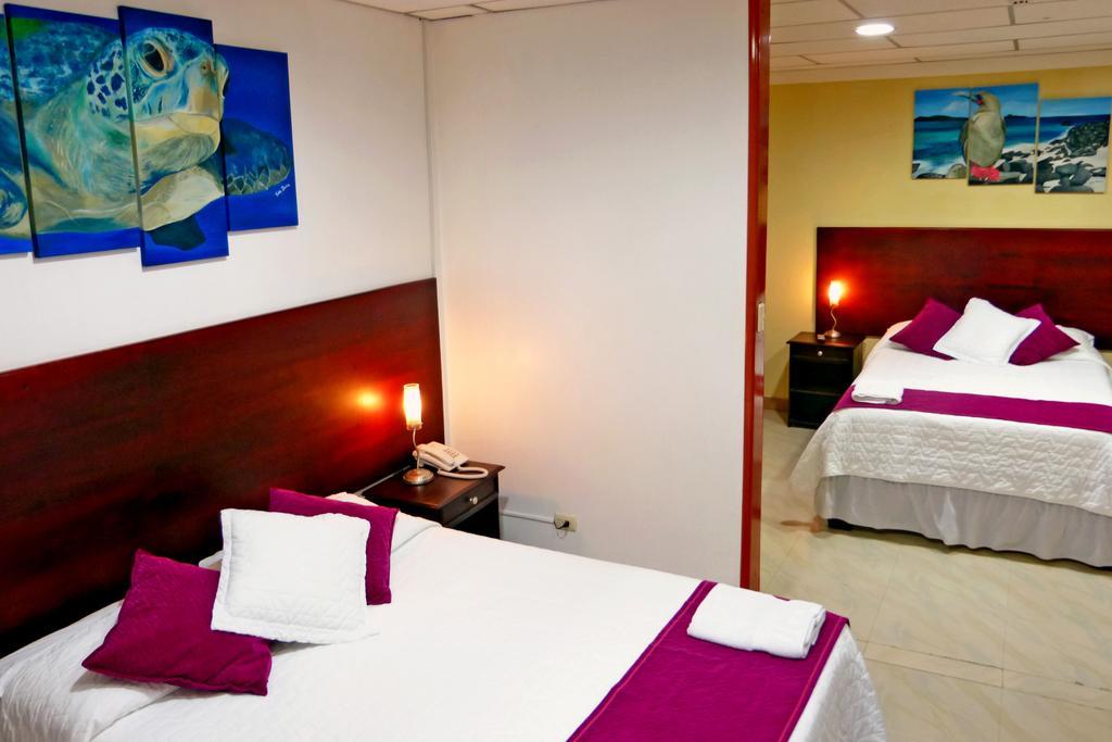 Hospedaje Brisas Del Pacifico Puerto Ayora  Esterno foto