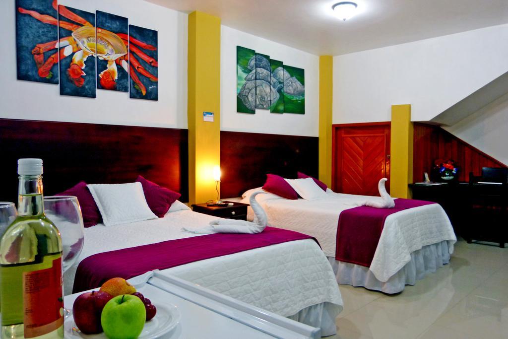 Hospedaje Brisas Del Pacifico Puerto Ayora  Camera foto